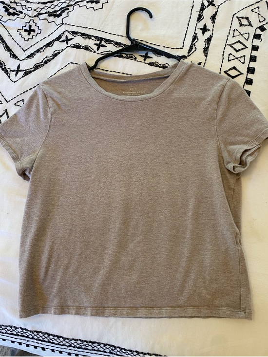 Abercrombie & Fitch Tops - Abercrombie & Fitch Women's Baby Doll Taupe Short Sleeve Crew Tee